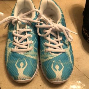 Teal and white cute sneakers. Excellent used condition size 5